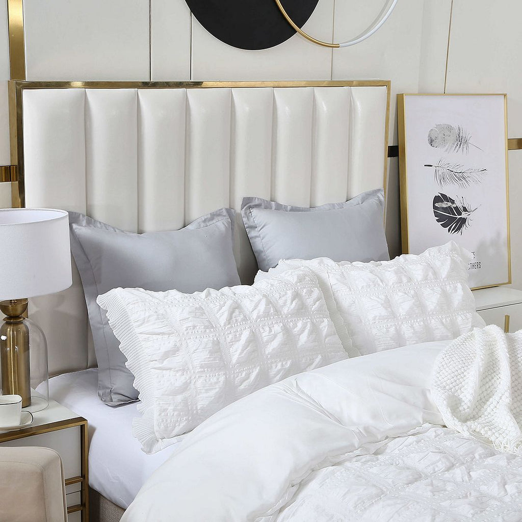 Ruffles Textured Jacquard Queen Size white Duvet Quilt Cover Set