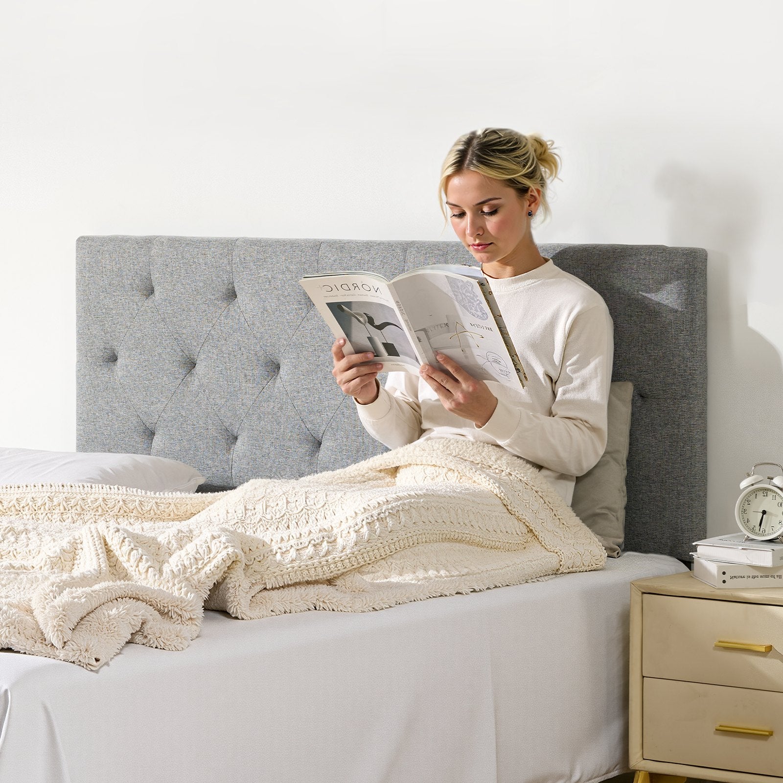 VEVOR Headboard, Full Size Headboard with Adjustable Height, Comfortable Diamond Tufted for Full Size Bed, W 56.3 x H（35.6-47.4）inches, Ideal for Bedroom, Hotel, Homestay, Dormitory, Light Grey